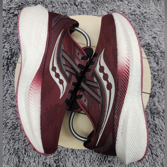 NEW Saucony Triumph 20 Sundown Rose Running Sneaker Women's Size 8.5 W - Picture 6 of 9